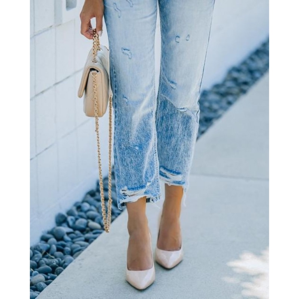Lavish Patent Leather Pumps In Nude